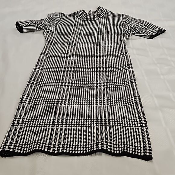 Chaps Women's Petite Houndstooth Sweater Pencil Midi Dress - Picture 11 of 16